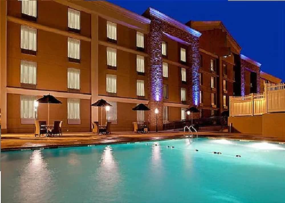 Days Hotel By Wyndham Норт Берген Екстериор снимка